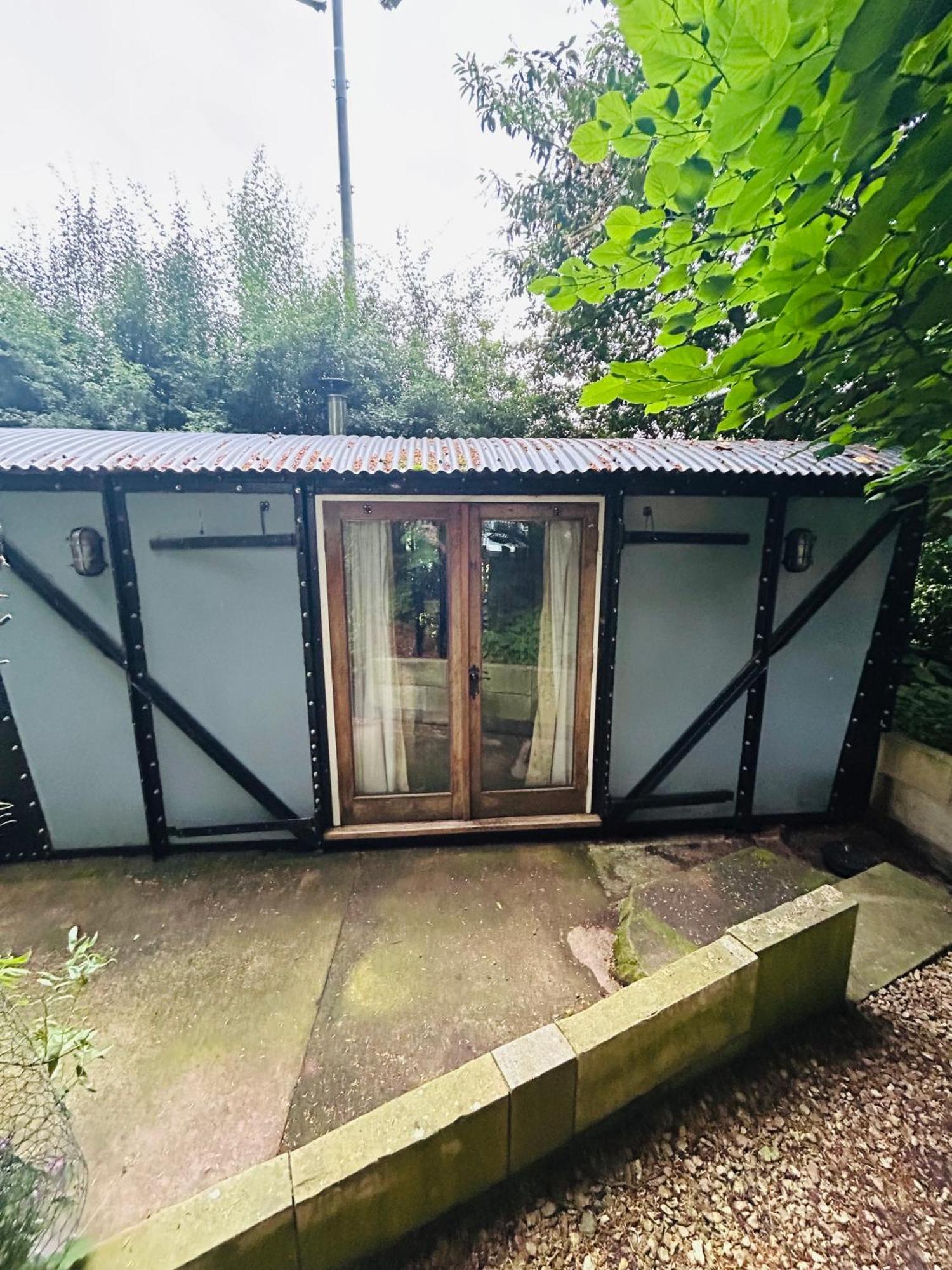 The Railway Carriage - Blue Vila Glasbury Exterior foto