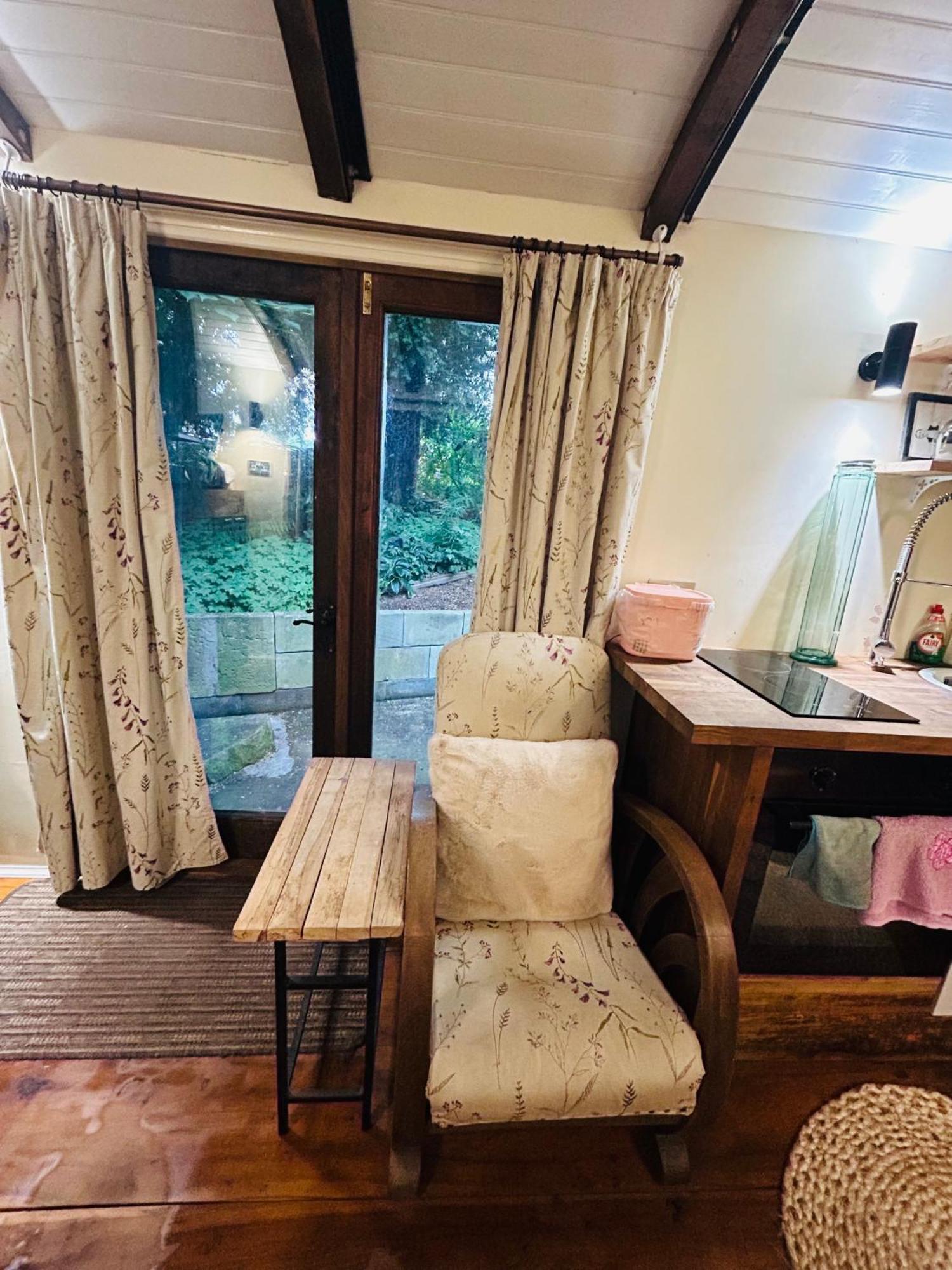 The Railway Carriage - Blue Vila Glasbury Exterior foto